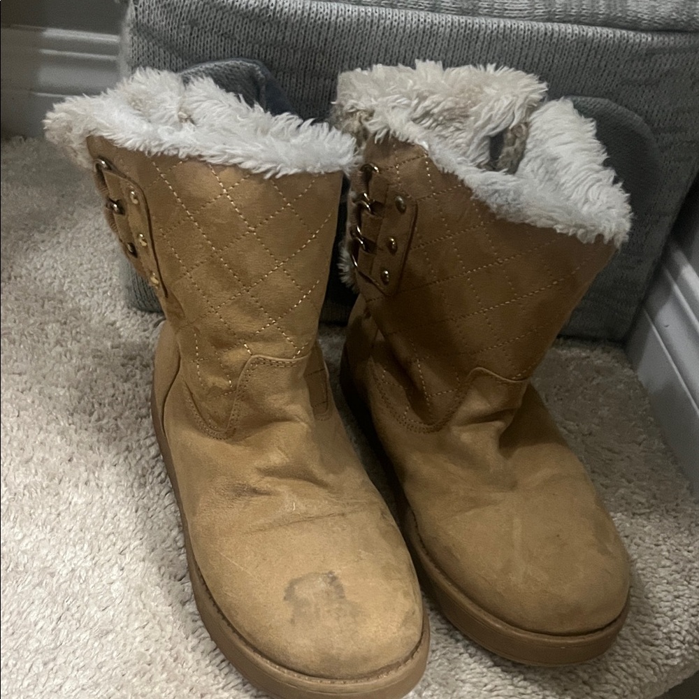 Guess Tan Quilted Winter Boots with Faux Fur
